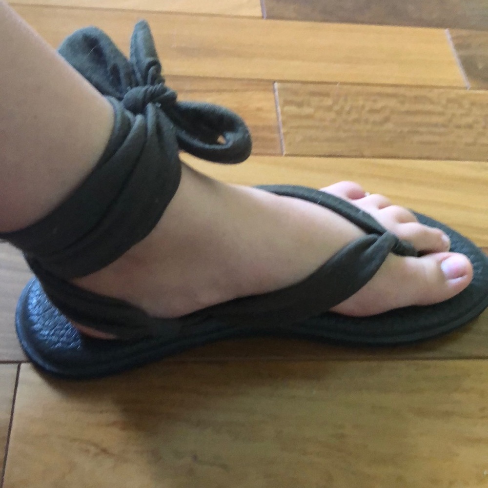 Wrap around green sandals